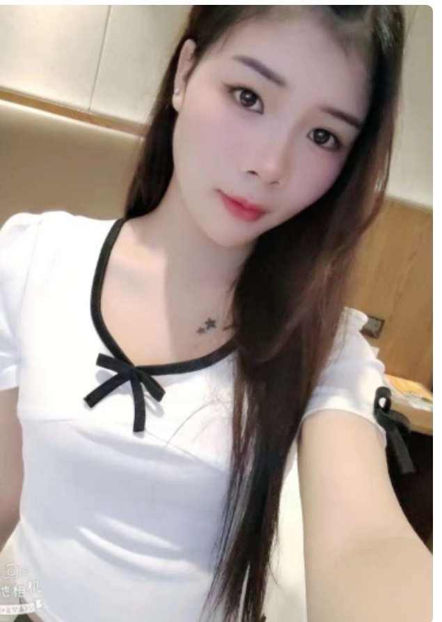 肤白貌美的小姐姐