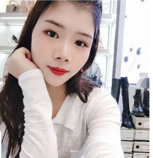 肤白貌美的小姐姐