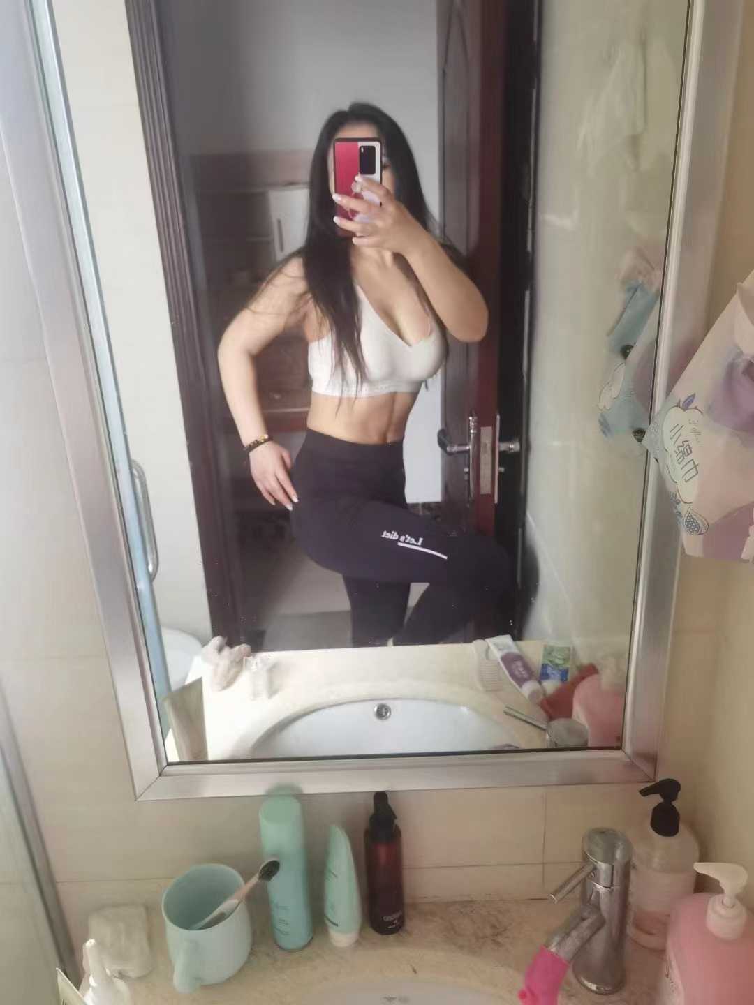 风Sao大胸妹很很很哇瑟