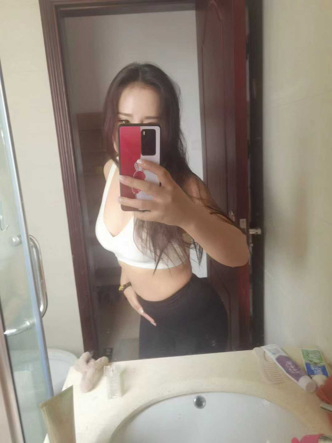 风Sao大胸妹很很很哇瑟