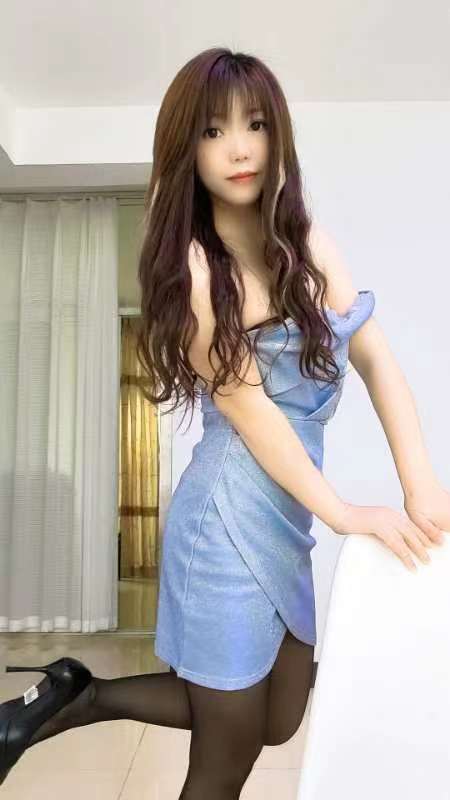 女优甜甜：傲人双峰，粉嫩多汁好身材