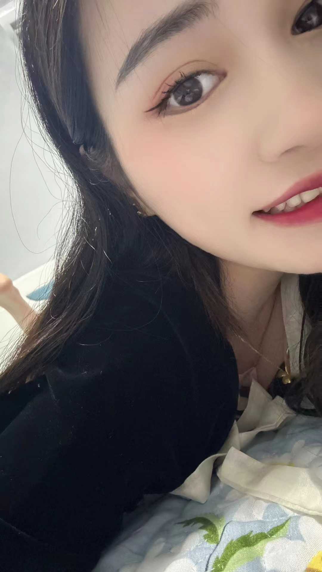 一个年龄不大很有韵味的小姐姐