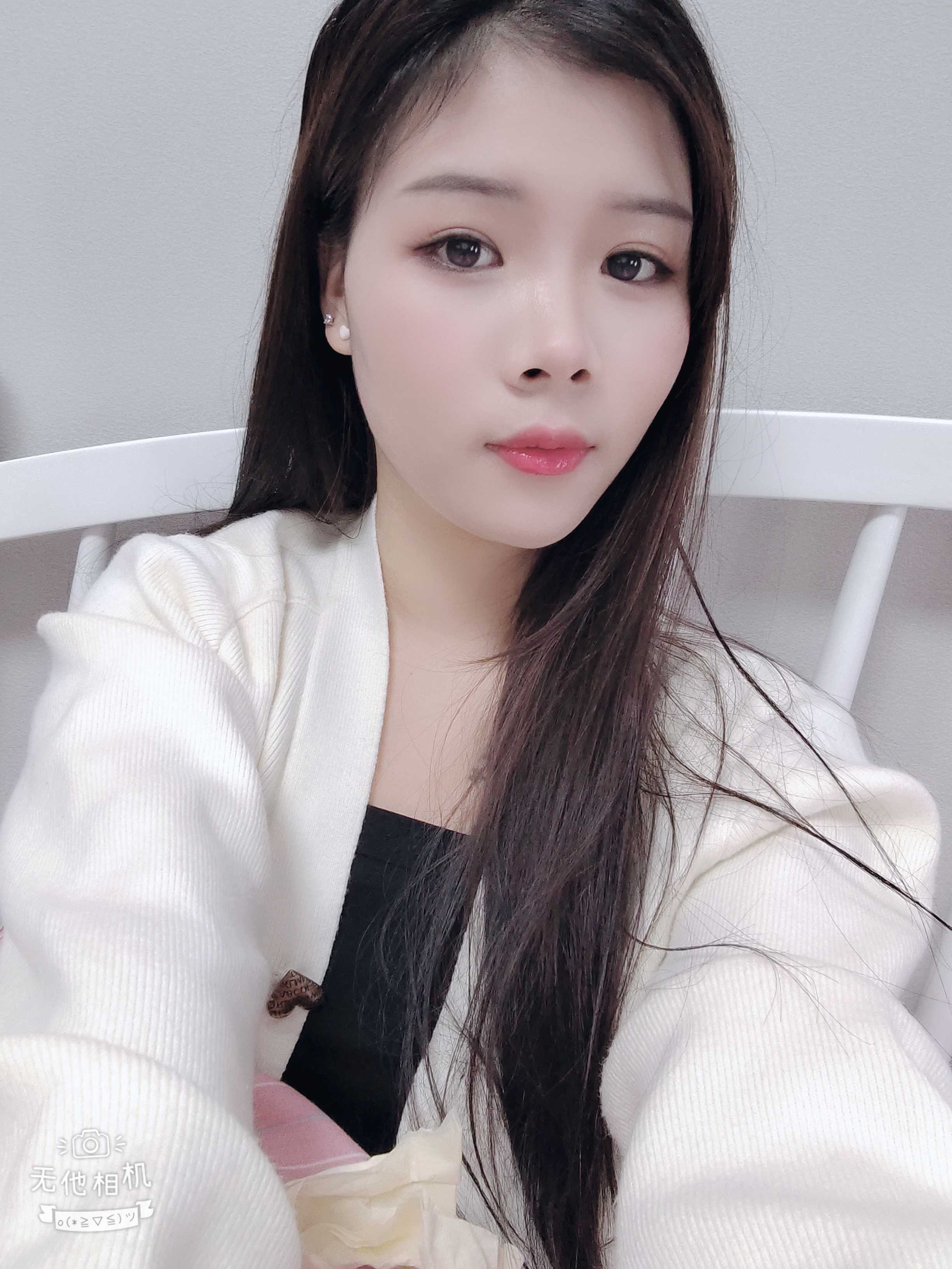 肤白貌美年轻0后小姐姐