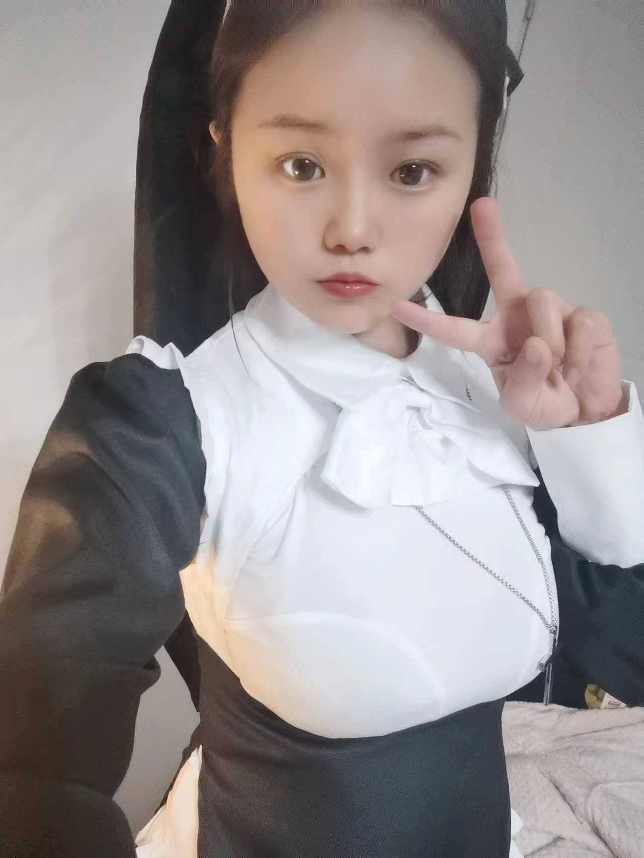 s身材巨乳小姐姐