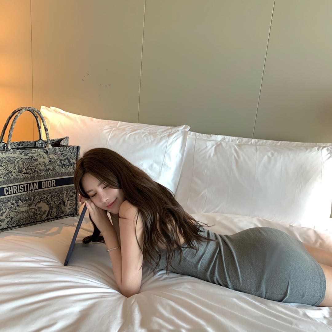 余杭大长腿小姐姐