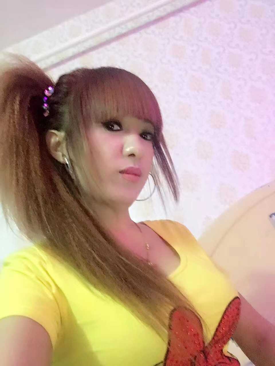 做的过程中很配合，咪咪摸着舒服