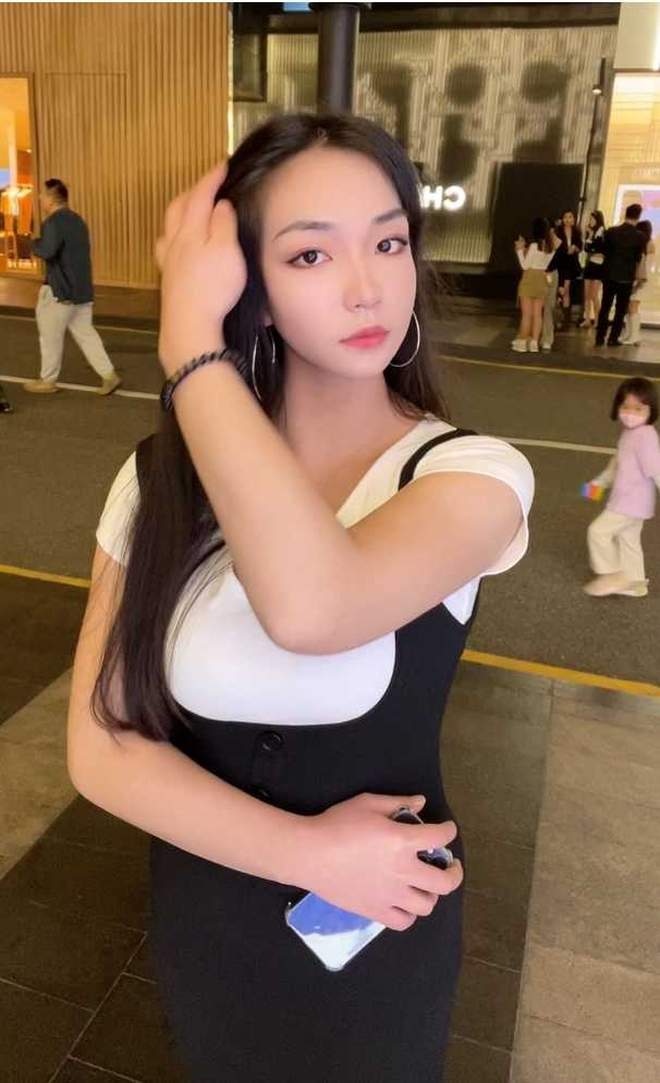 颜值高 妖娆，性感