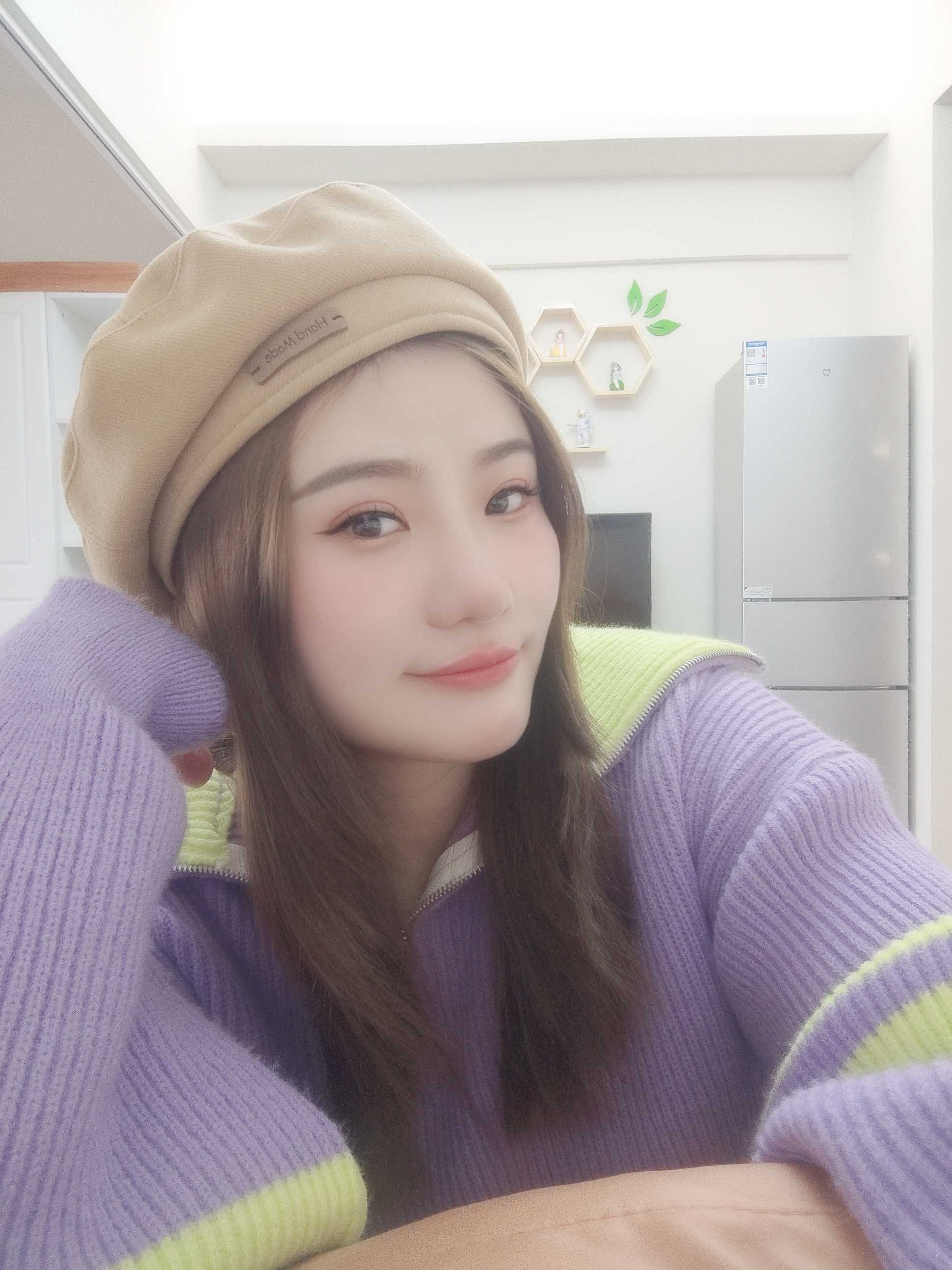 舌头很灵活，小穴也很紧