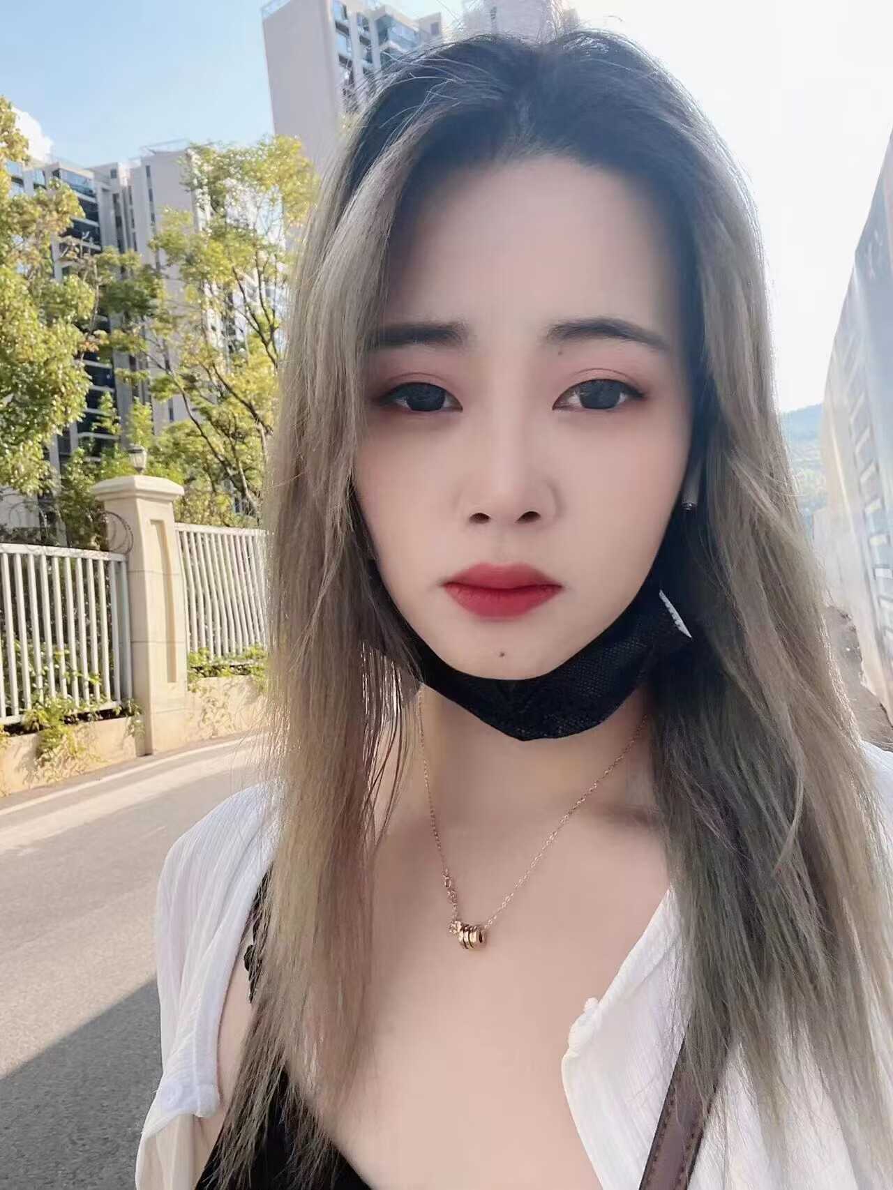 昆明楼凤肤白貌美