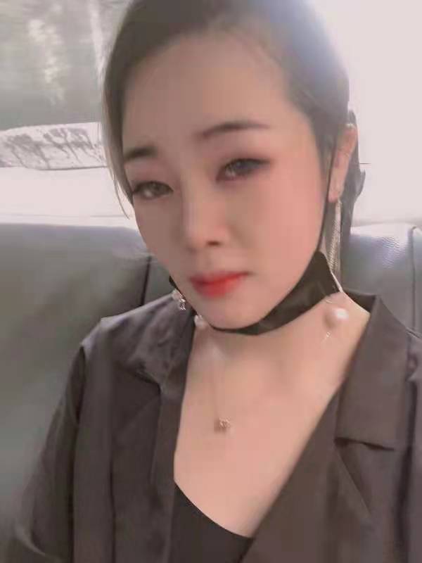 昆明楼凤肤白貌美