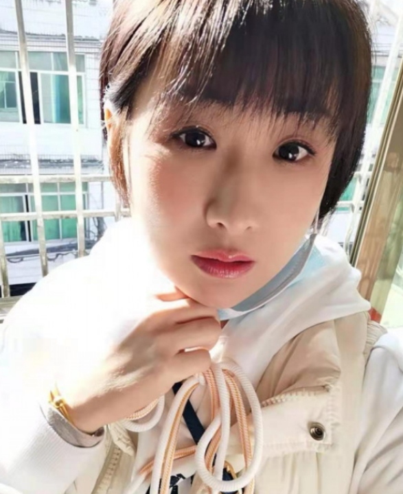 大波翘臀诱惑d杯性感妹妹