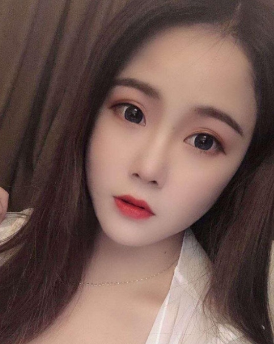 年轻漂亮的小姐姐刚下海