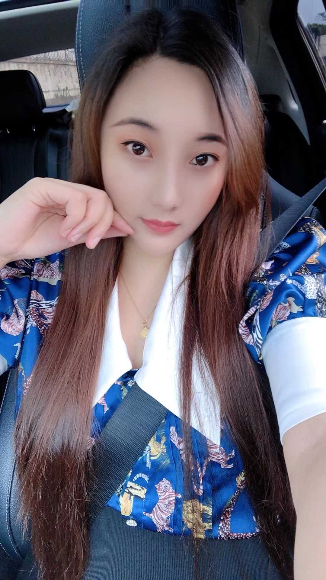 嫩会夹服务好，大奶颜值佳