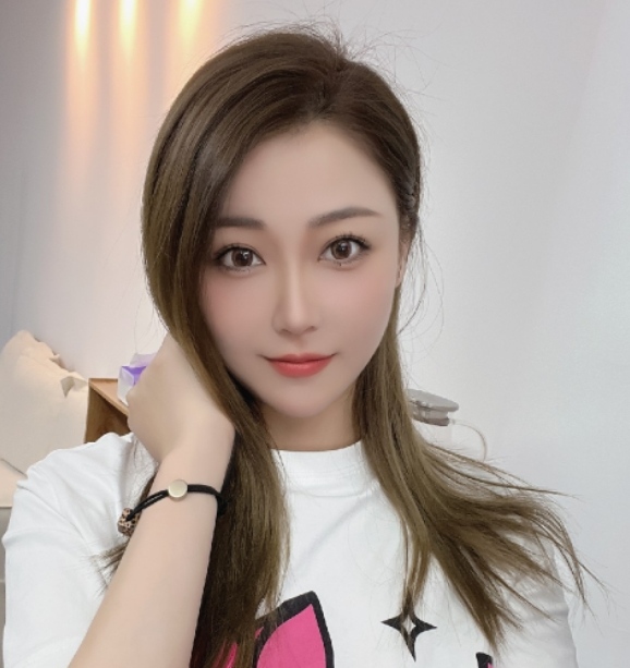 d杯蜜桃臀性感浪妹外围兼职