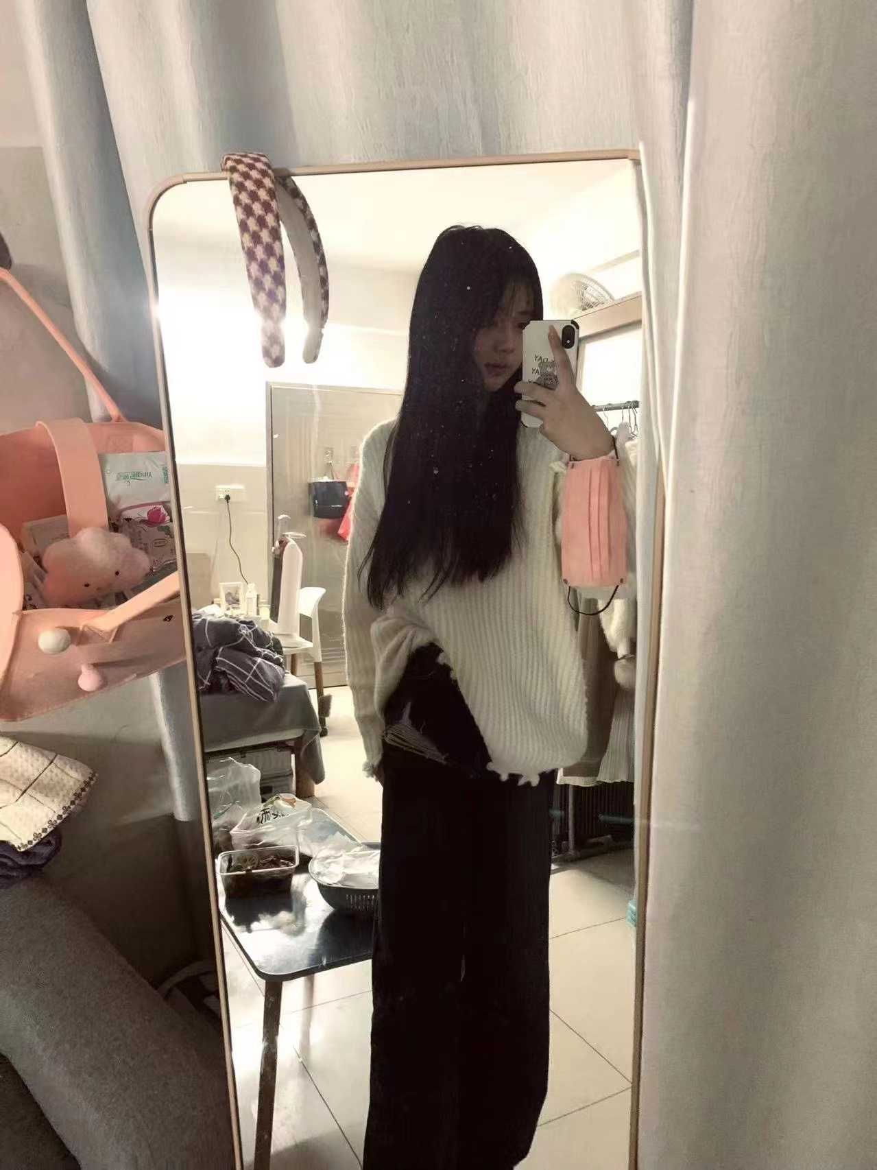 清纯活泼的长腿小姐姐