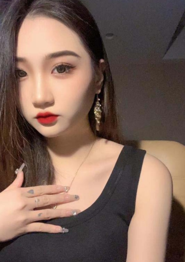 水多奶大的小Sao妇