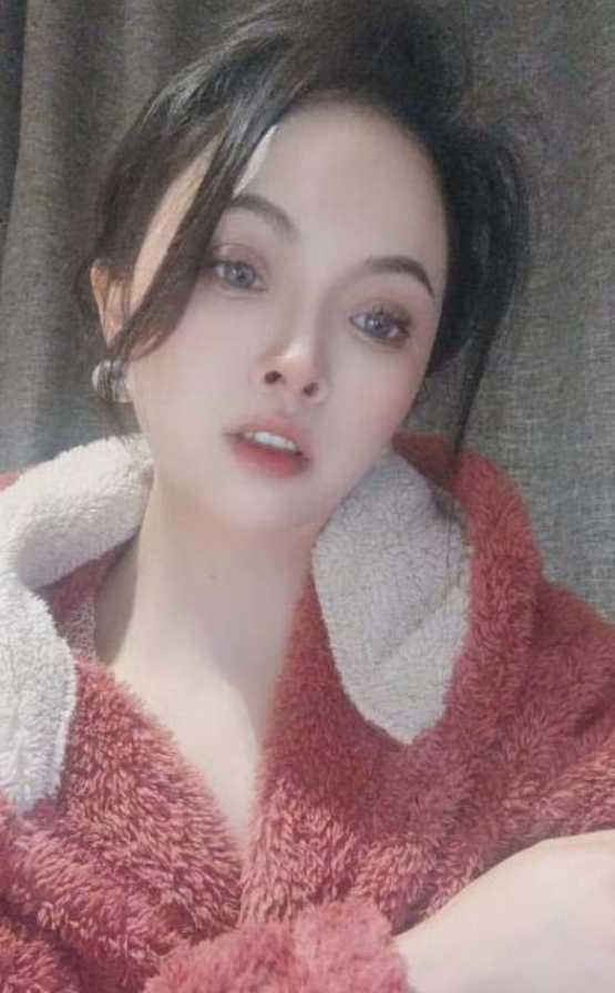 可以DL，身材不错刚下海不久