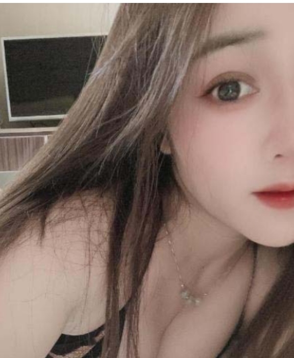 身材火辣的小姐姐