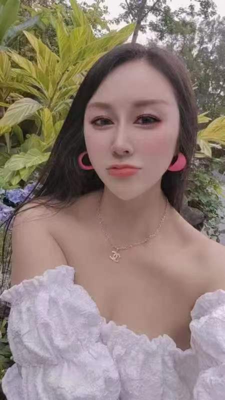 床上的妹子服务是真的厉害