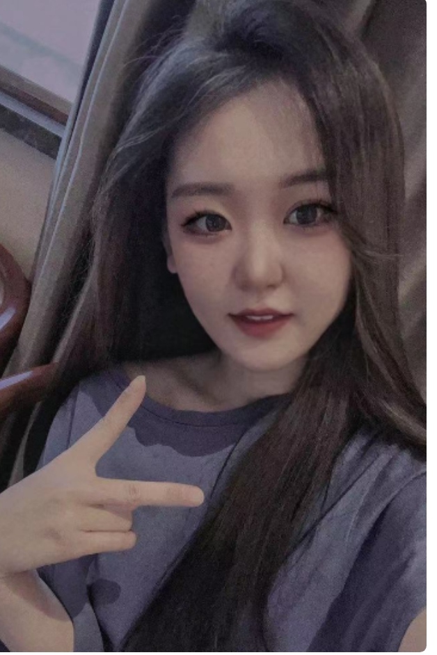 漂亮大方身材完美的小姐姐