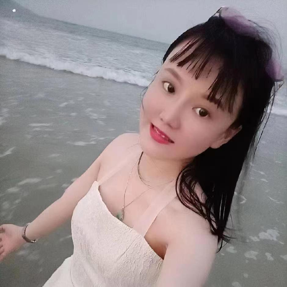 身材性感小姐姐