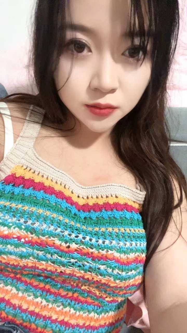 胸大b紧。姿势都很配合