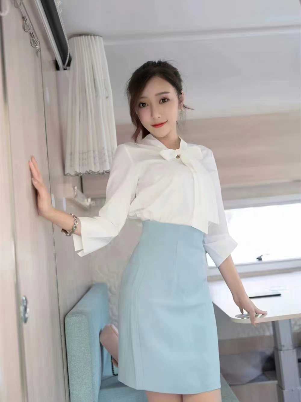 从后面插入，好紧水还多