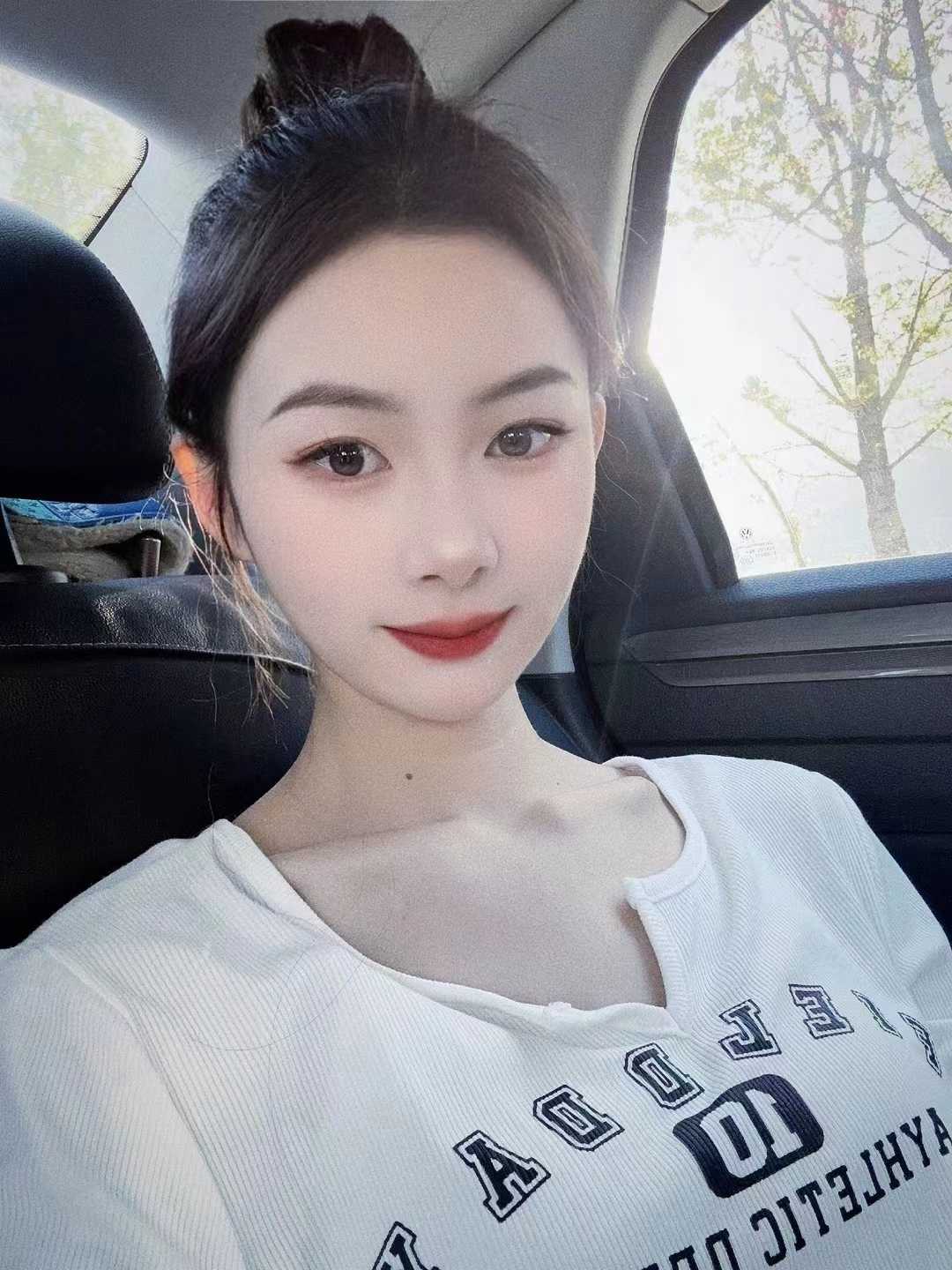 极品小嫩妹，个人兼职