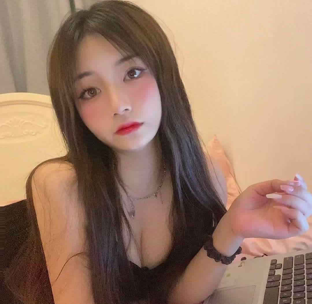 年轻可爱小妹妹