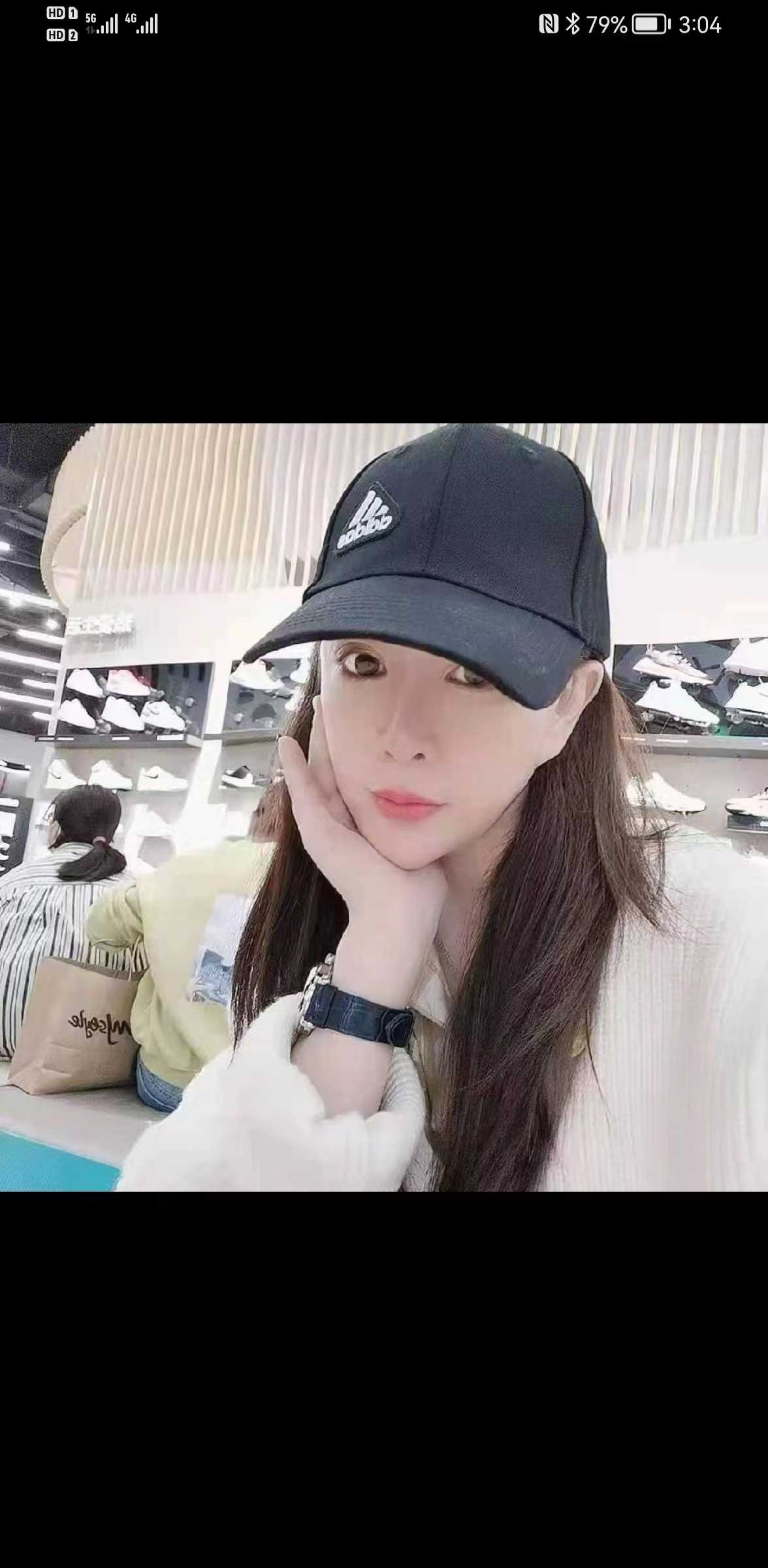 妹子下面紧，淫水还很多