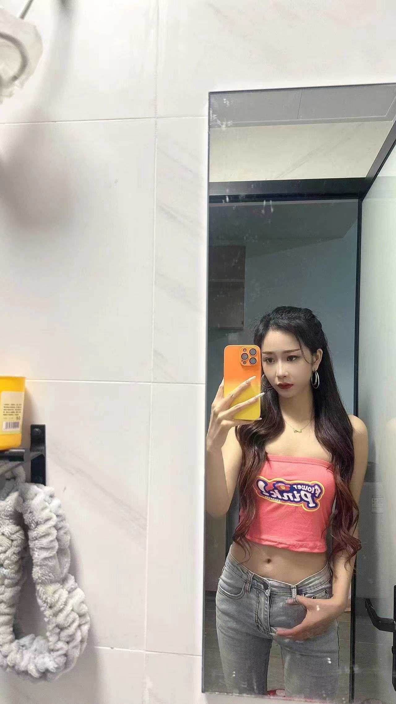 气质很好很美，妹子性格热情