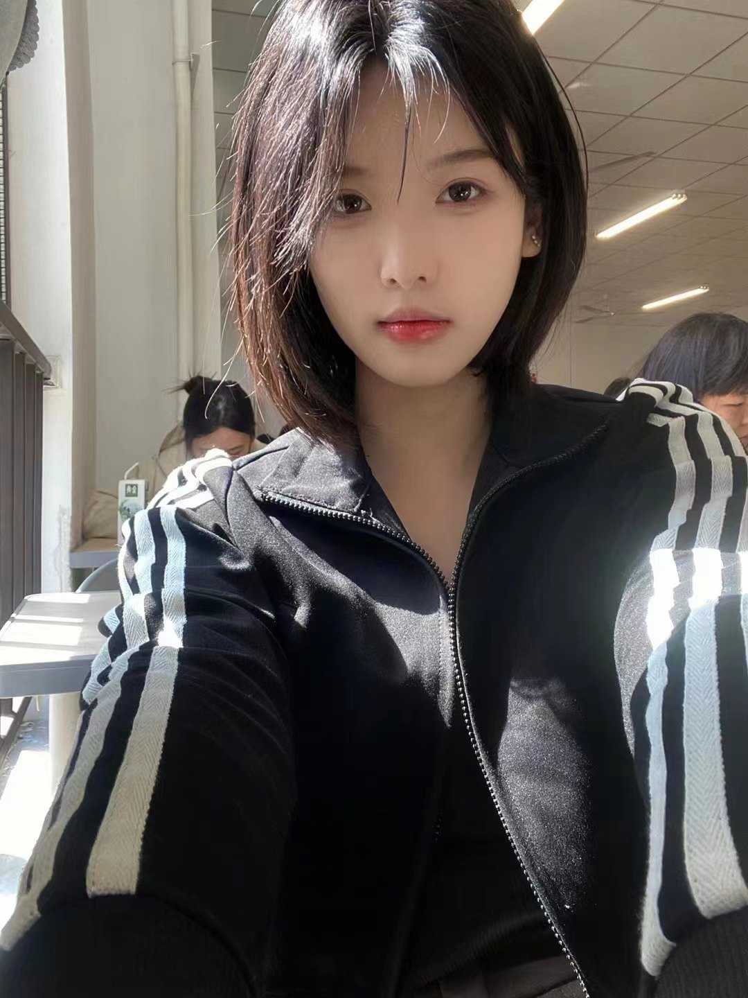 超级nice清纯学生妹