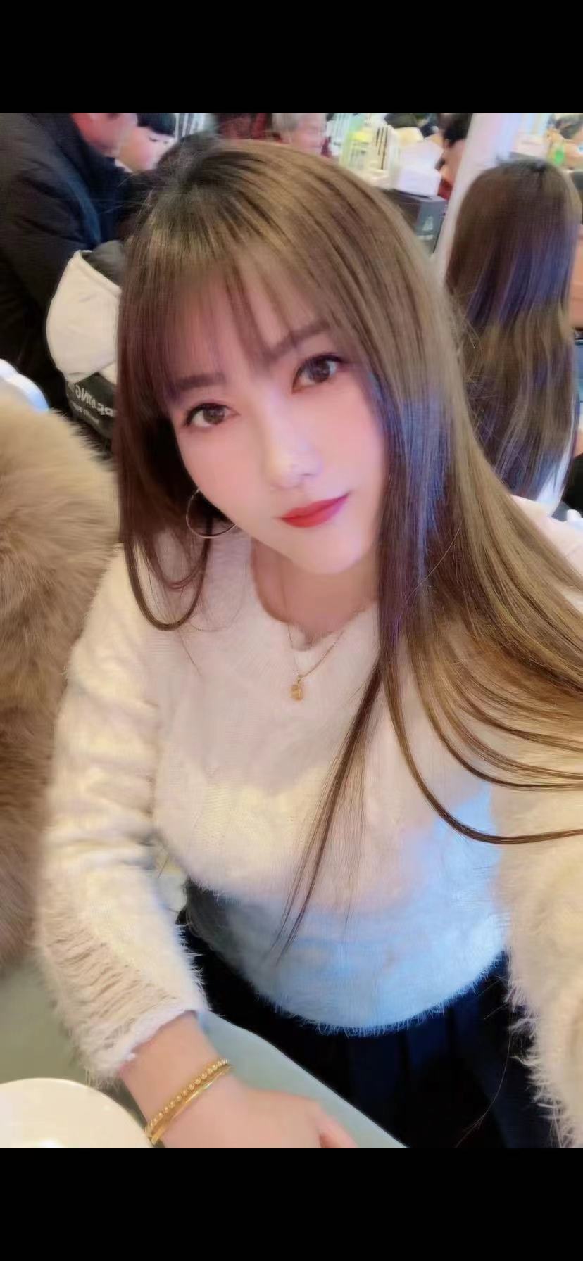 下面紧,风sao的少妇