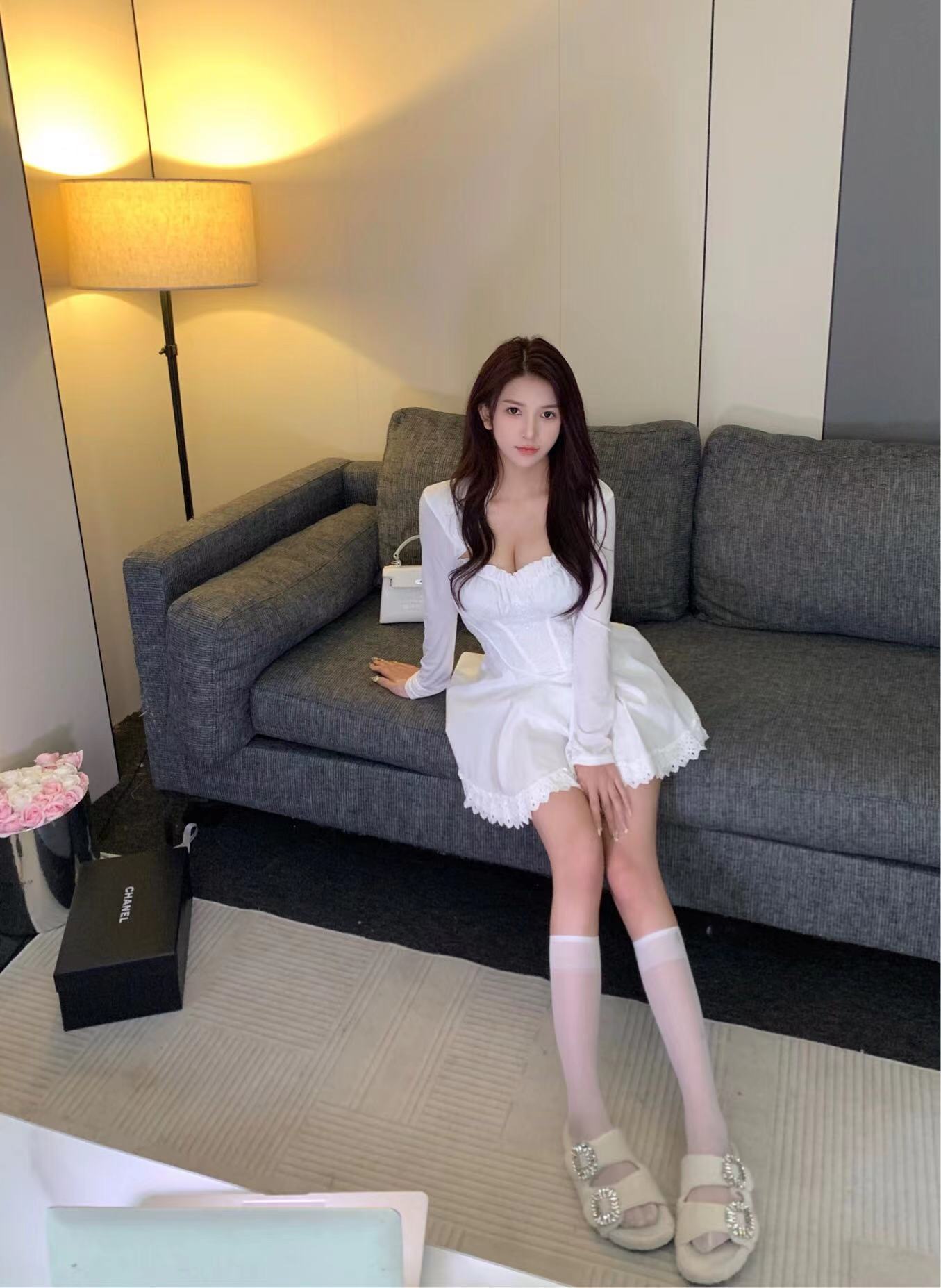 夹的紧，敏感体质易高潮的漂亮妹子