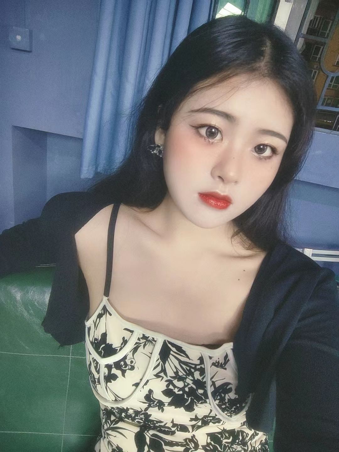 173长腿00后嫩妹子