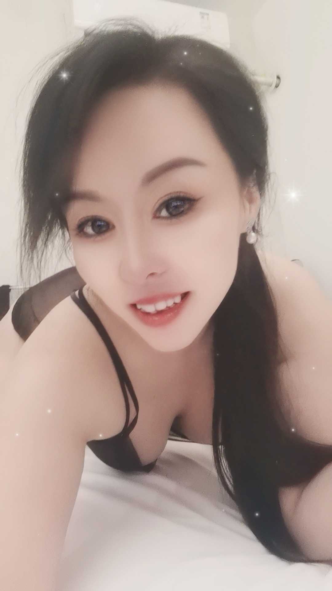 东门王炸双飞组合 小雨/琳达