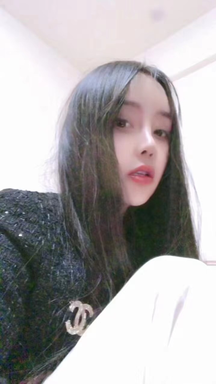 下面紧，夹的舒服的妹子