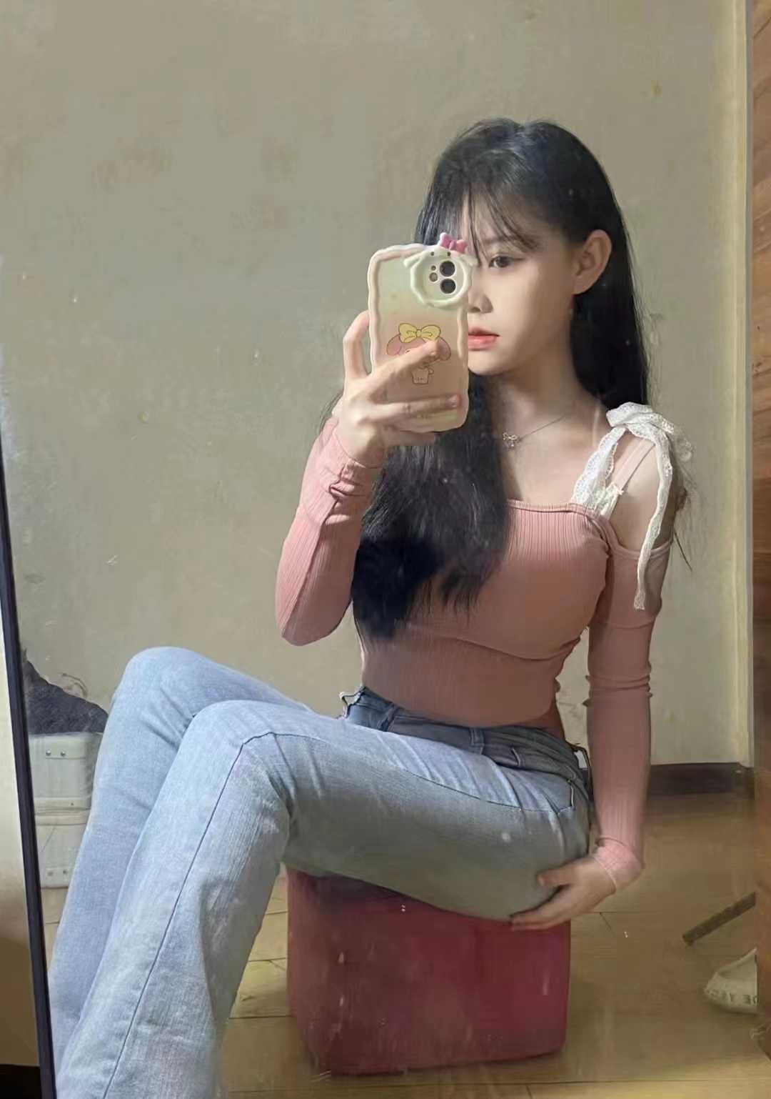 胸大b紧。姿势都很配合