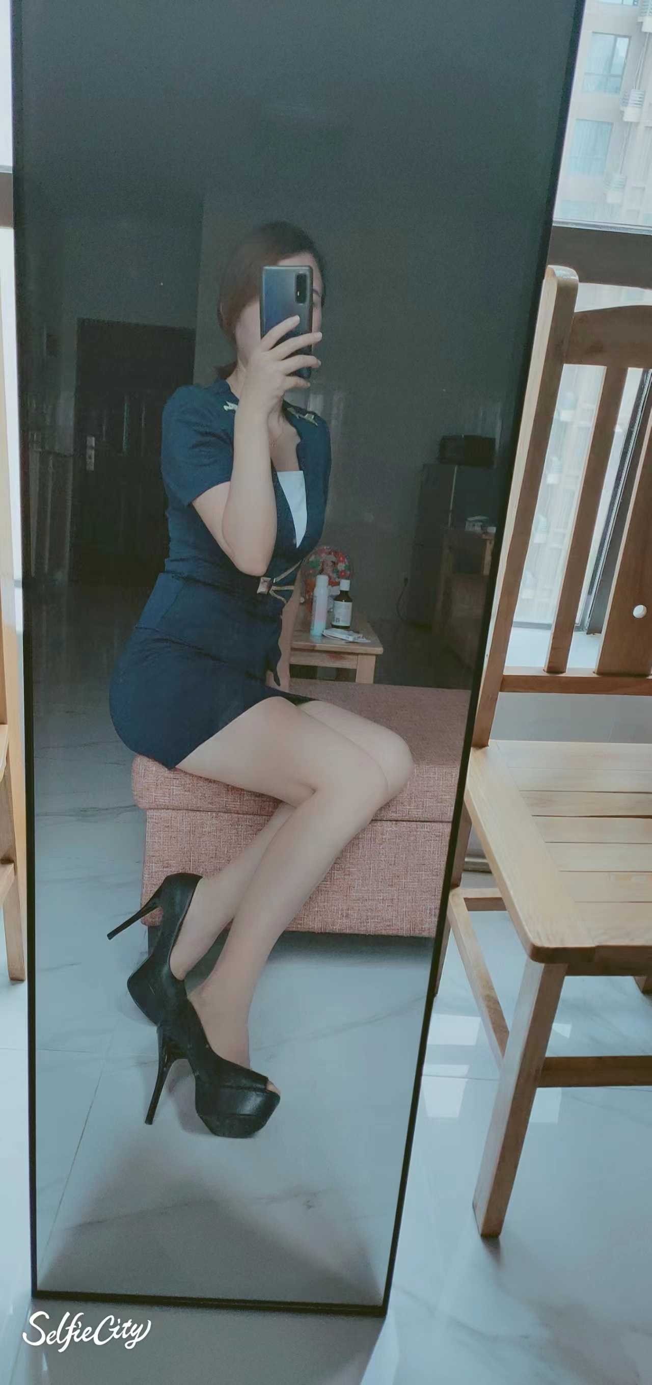 性感风韵的高挑妹子