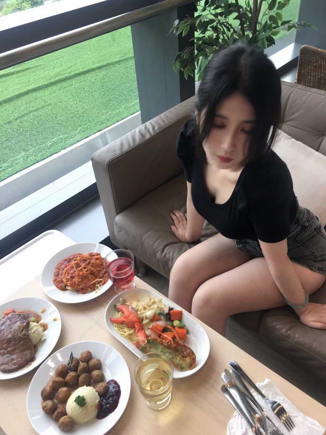 36d大奶兼职妹妹