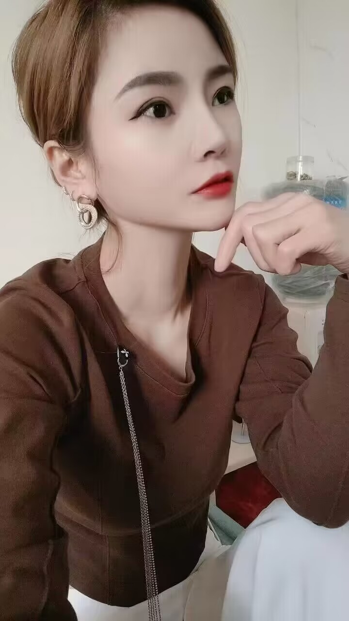 风情万种的小少妇