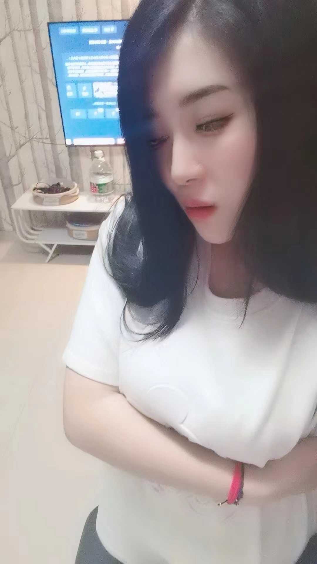 姿势很多，也可以自己调教