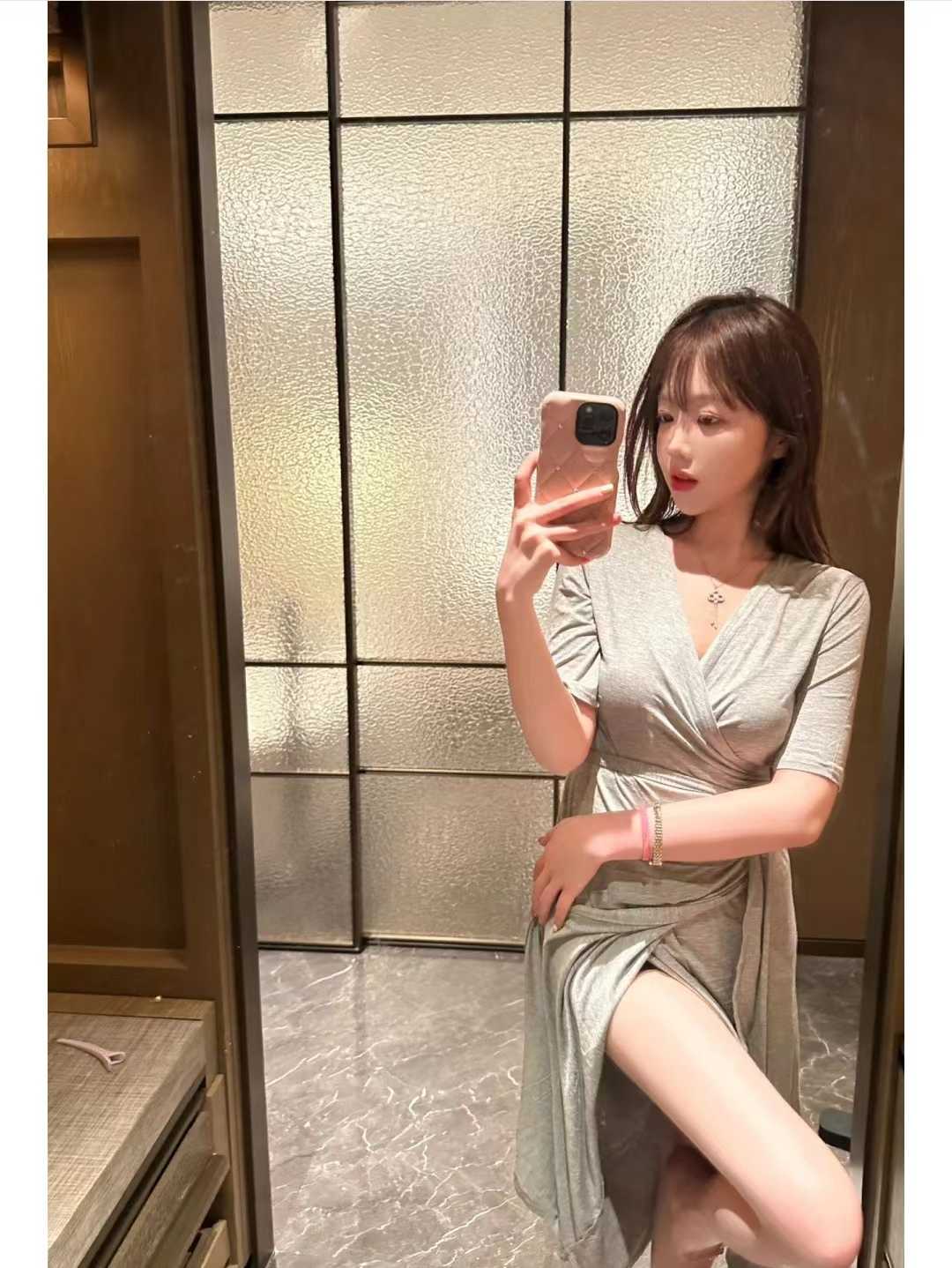 极品小嫩妹，还会叫老公