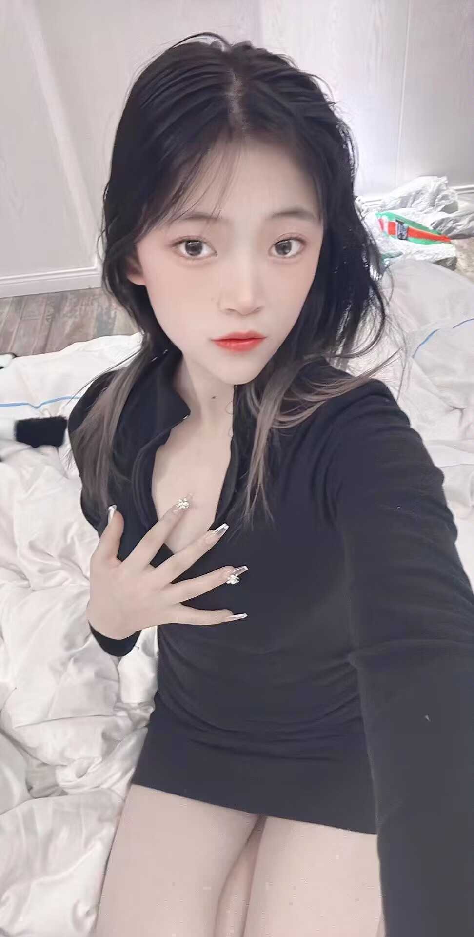 刚出炉的漂亮妹子