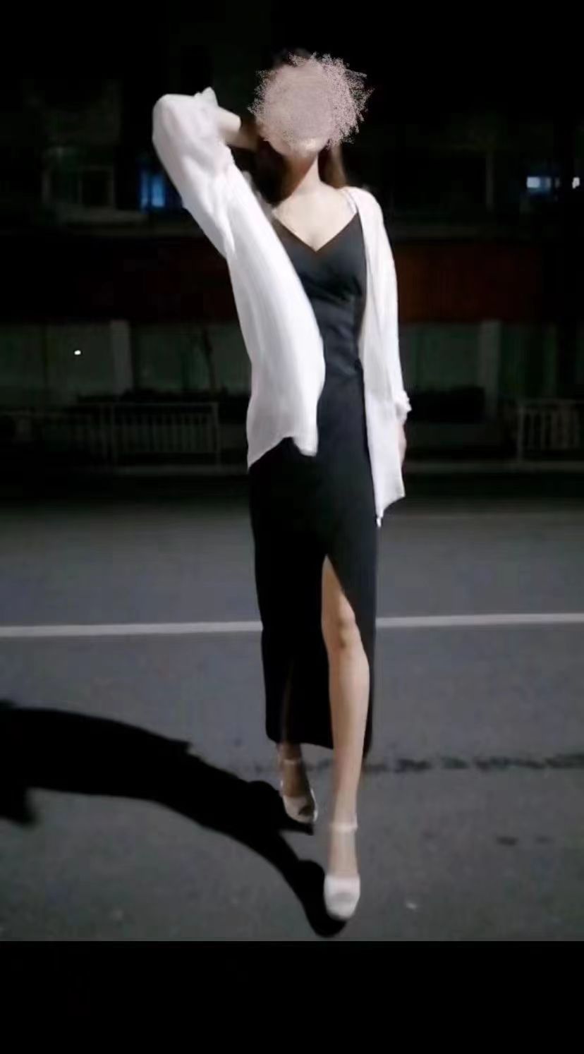 姿势多任意摆弄配合度高