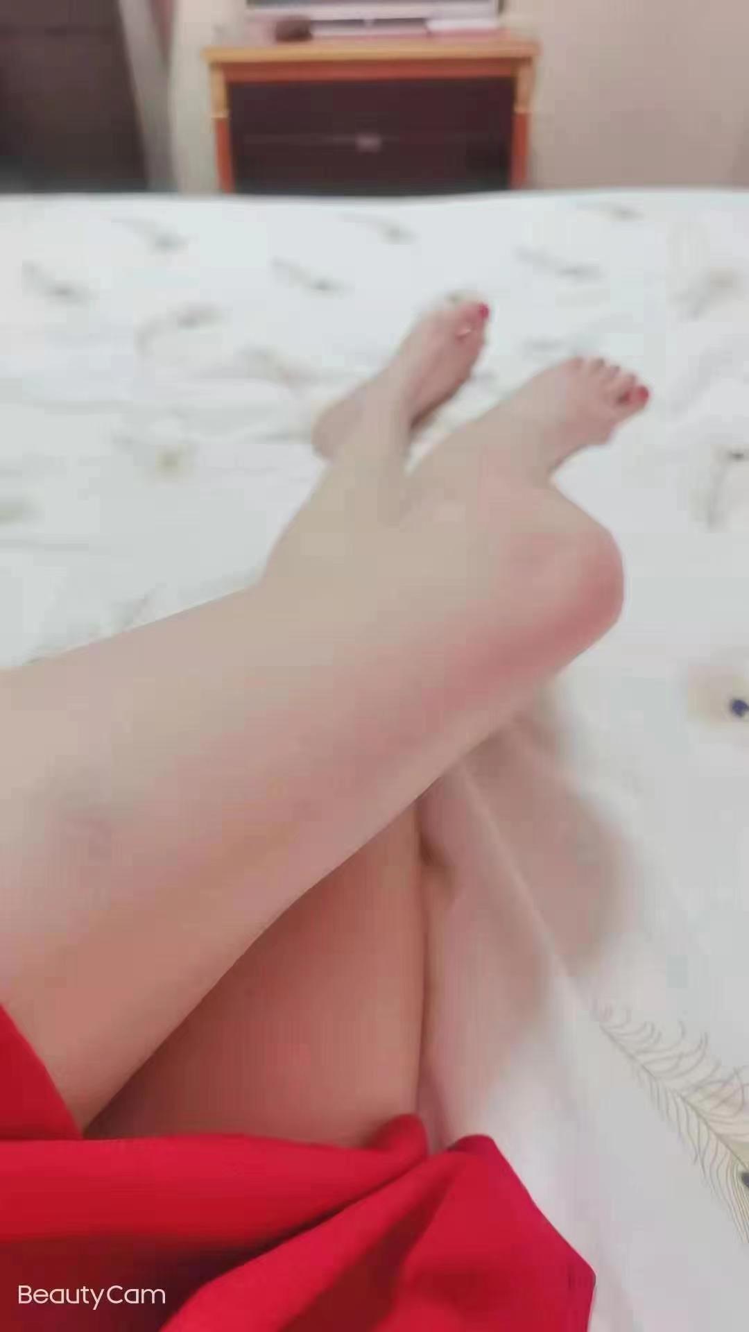 技术很棒，抱着她的头满射而出