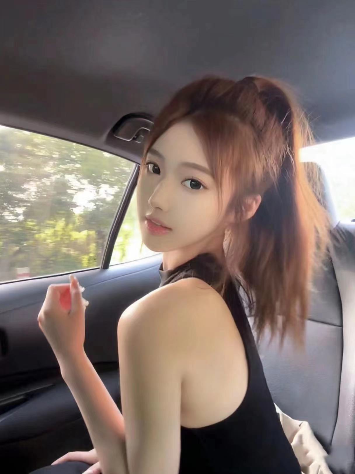 看着很清纯，但是很Sao