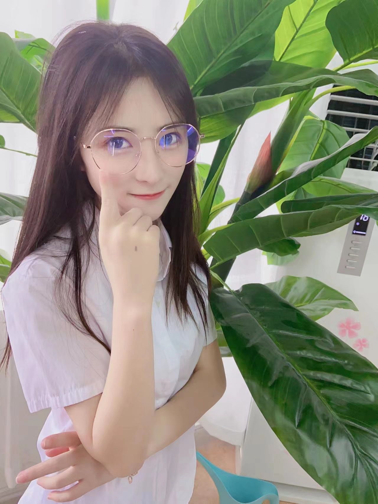 颜值很棒，配合度高的小姐姐