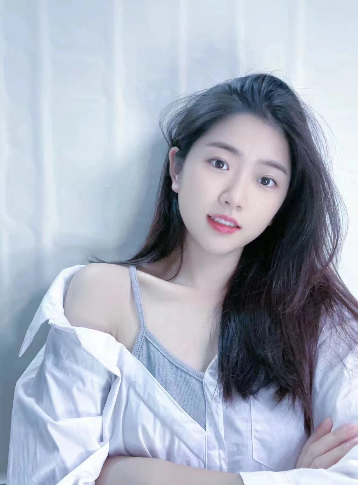 性格特别乖巧，不事多