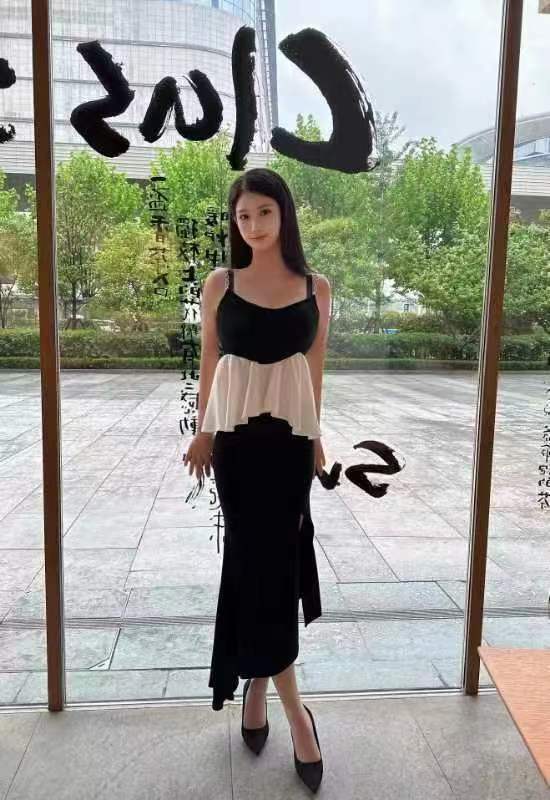 胸大，叫声好听，让人欲罢不能